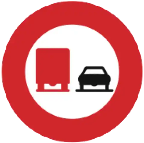 divieto-di-sorpasso-per-gli-autocarri-(art.-26)